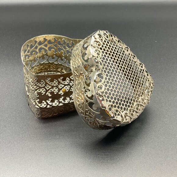 Vintage Filigree Trinket Box Heart-Shaped Metal Box Cottage Silver Tone - Picture 8 of 12